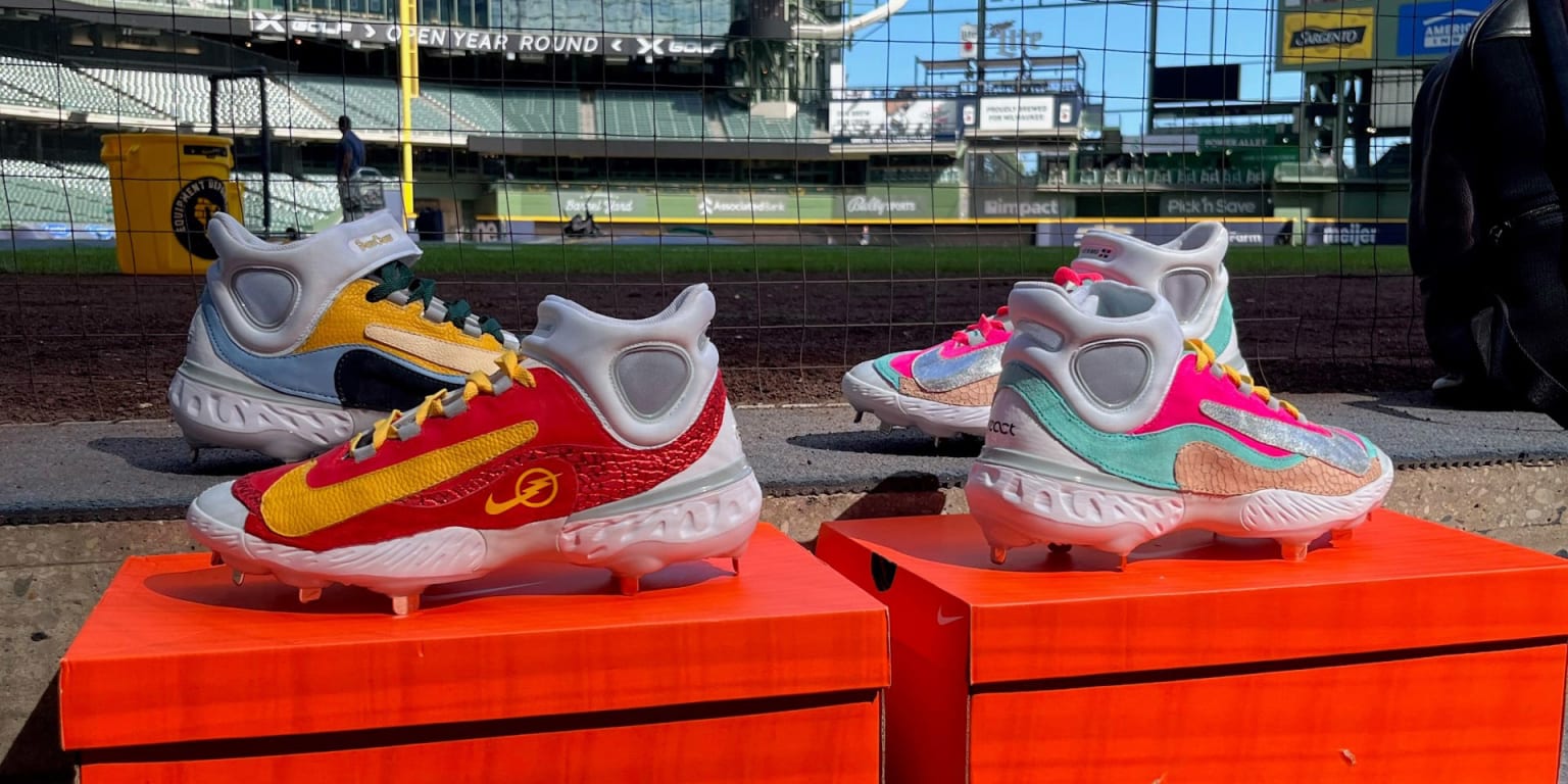 Crew kicks off Hispanic Heritage Month with custom cleats