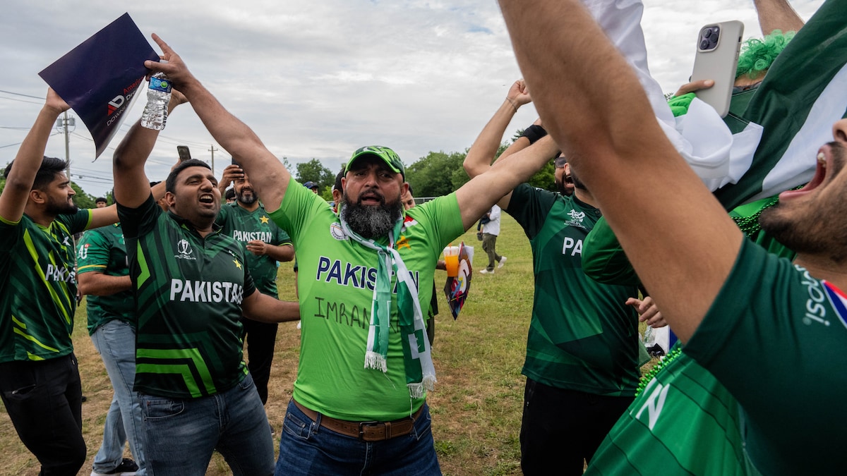Pak Fan Sold Tractor To Buy INR 2.5 Lakh Ticket For T20 WC Match vs India, Left Shattered