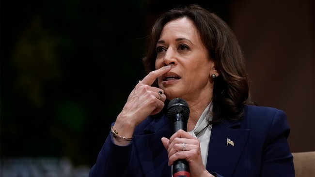 HOT TAKES: People Notice Something Peculiar About a Staged Kamala Harris ‘Briefed by FEMA’ Photo