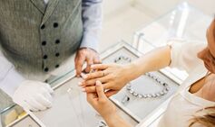 Popular jewellery chain with 89 locations shuts seven stores