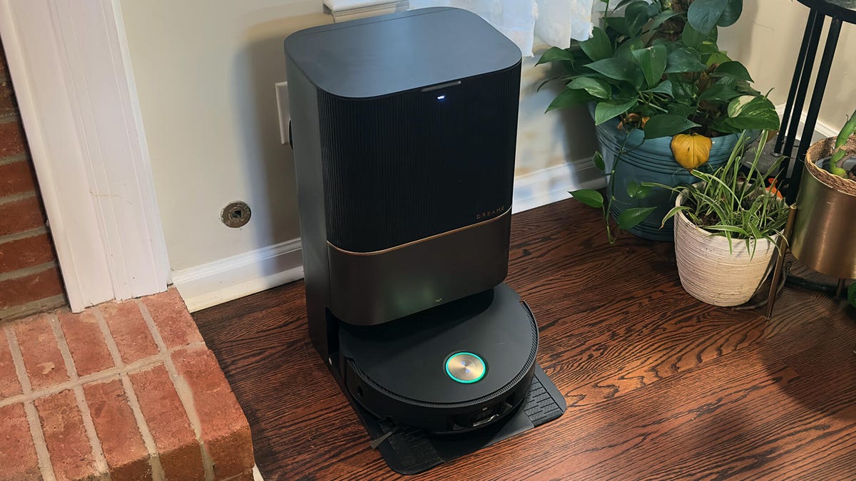 I put this robot vacuum and mop combo through my gauntlet of dirtiness, and it delivered
