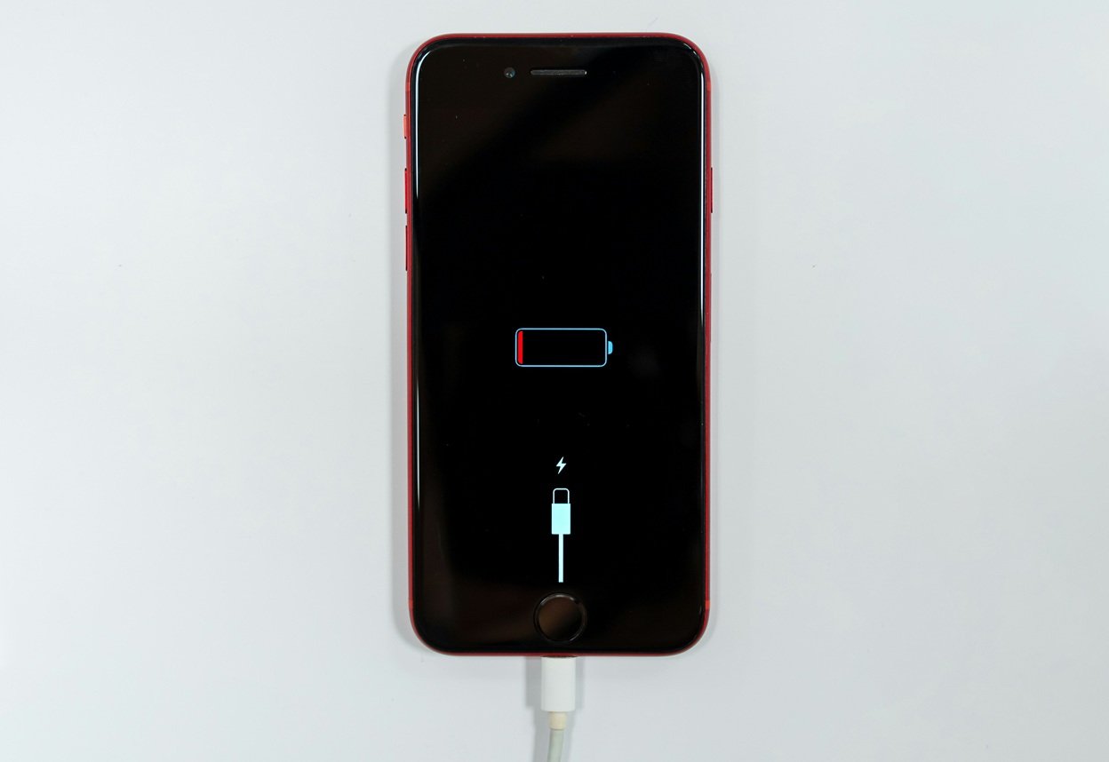 9 Hidden Reasons Your Phone Battery Is Draining Fast Without Use